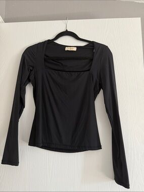 Sleek Black Square-Neck Long Sleeve Tee